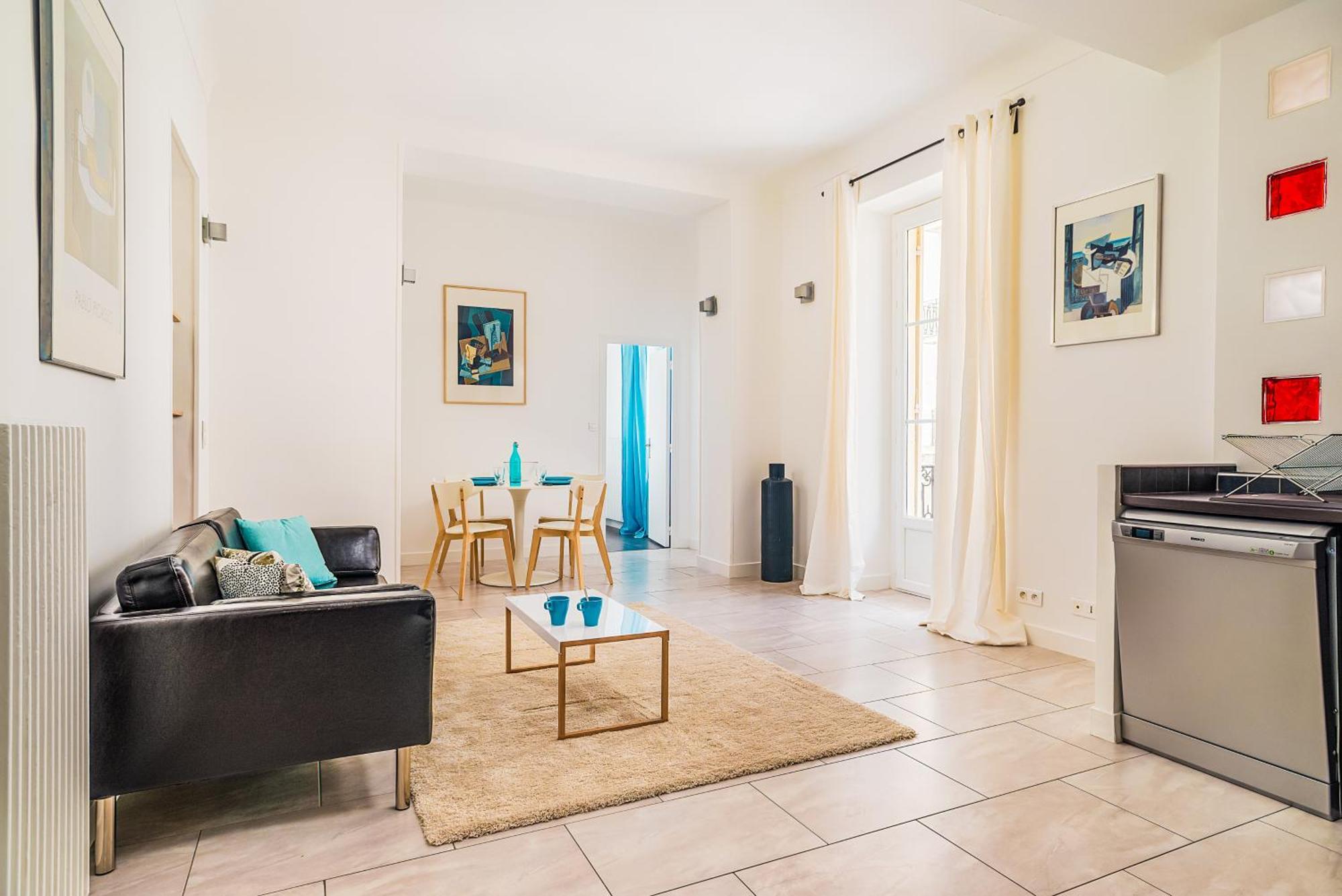 Modern 2-Bedroom City Center Apartment Ницца Экстерьер фото